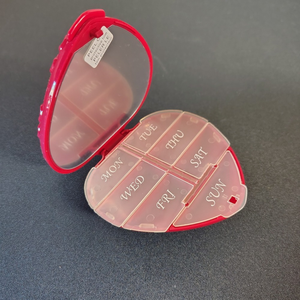 Avon Pill Organizer Case Women OS Red Rare Heart Shaped 7 Day Travel Mirror